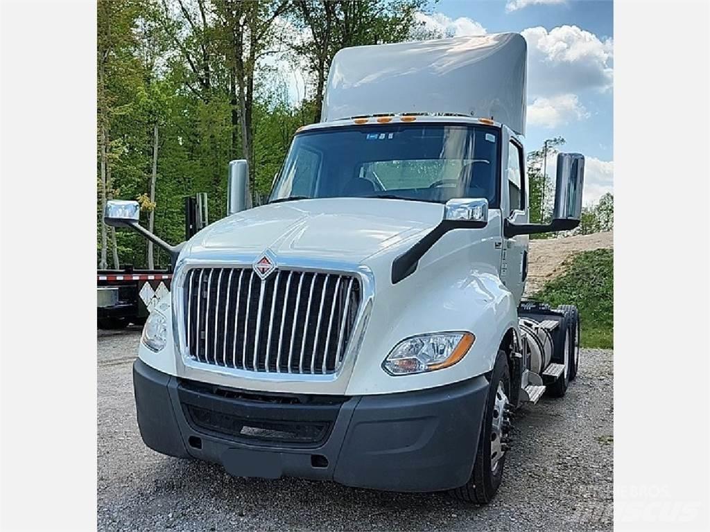 International LT Tractor Units