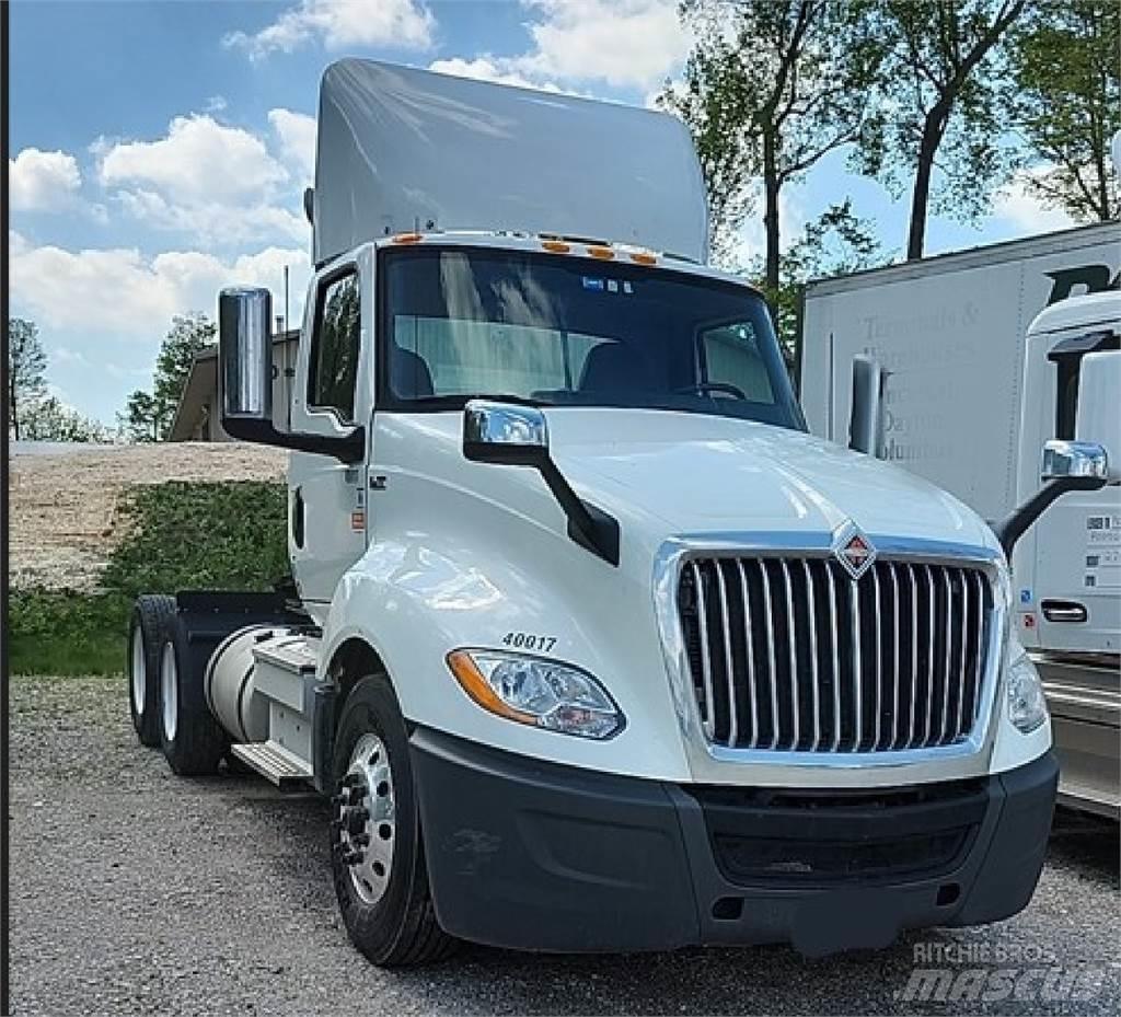 International LT Tractor Units