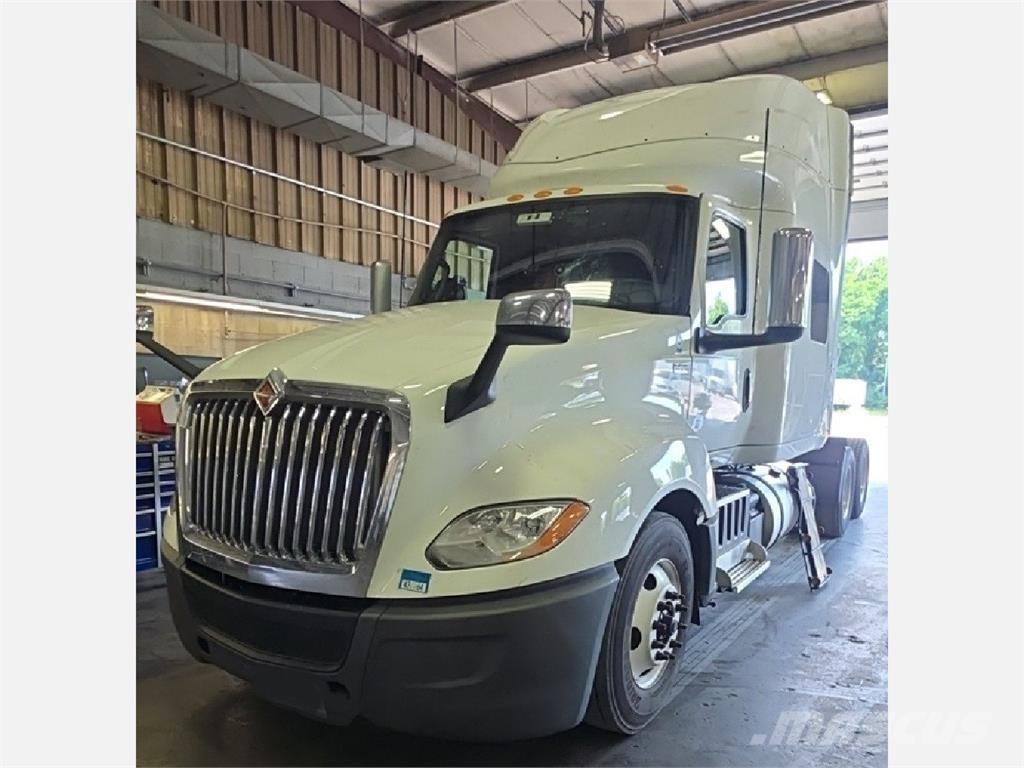 International LT Tractor Units