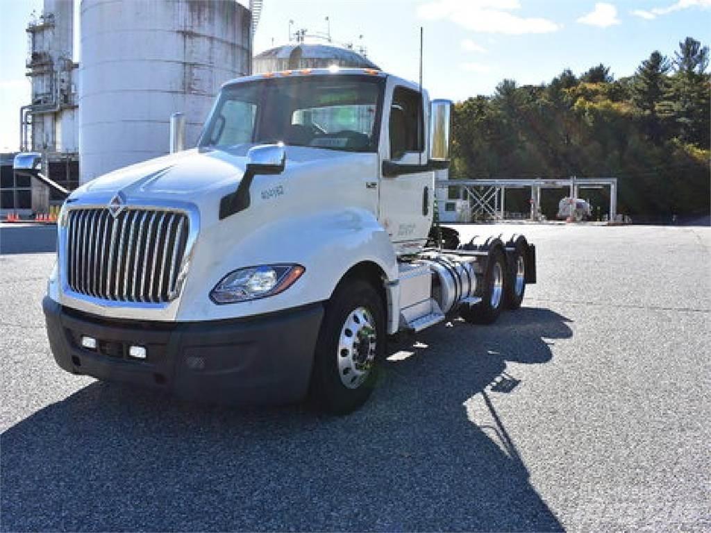 International LT625 Tractor Units