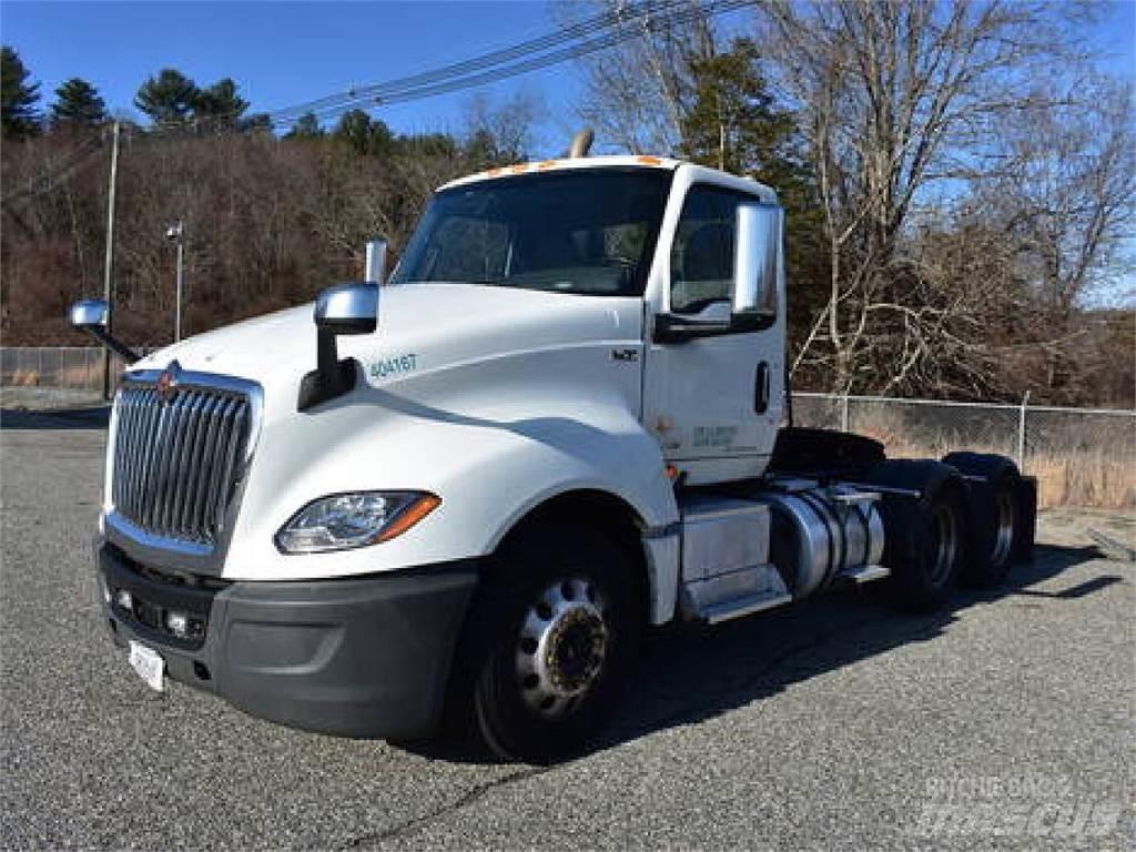 International LT625 Tractor Units