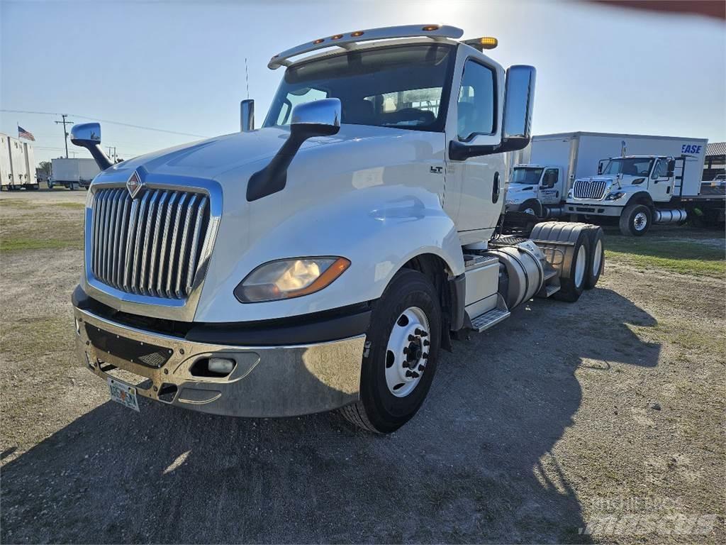 International LT625 Tractor Units