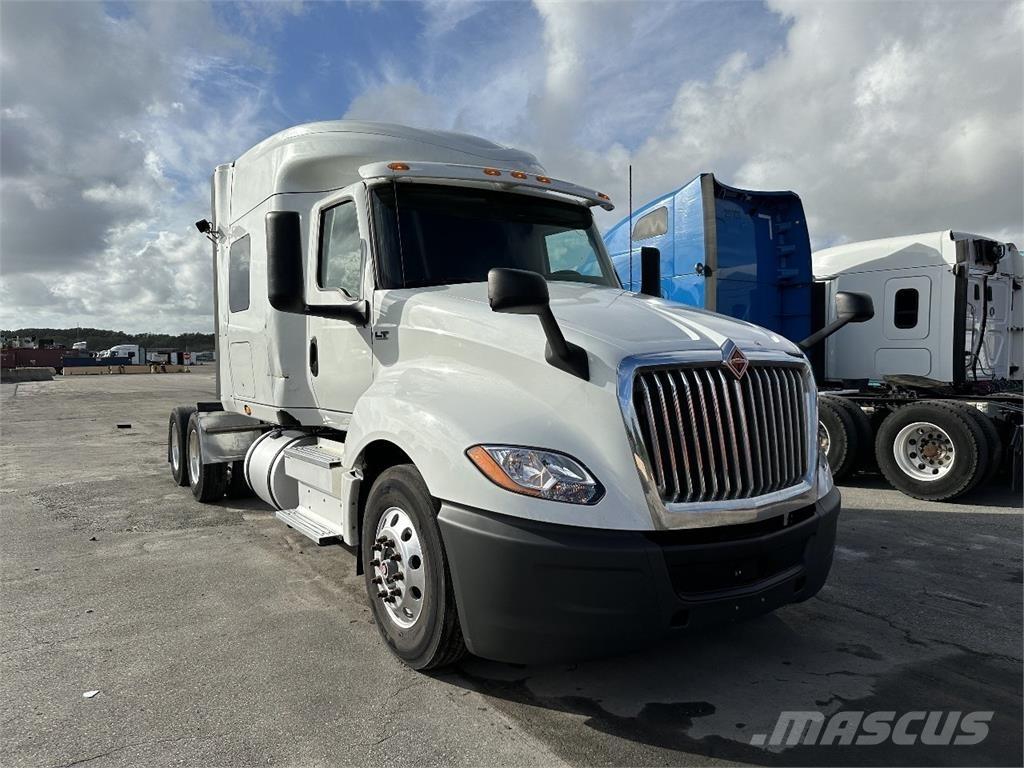 International LT625 Tractor Units