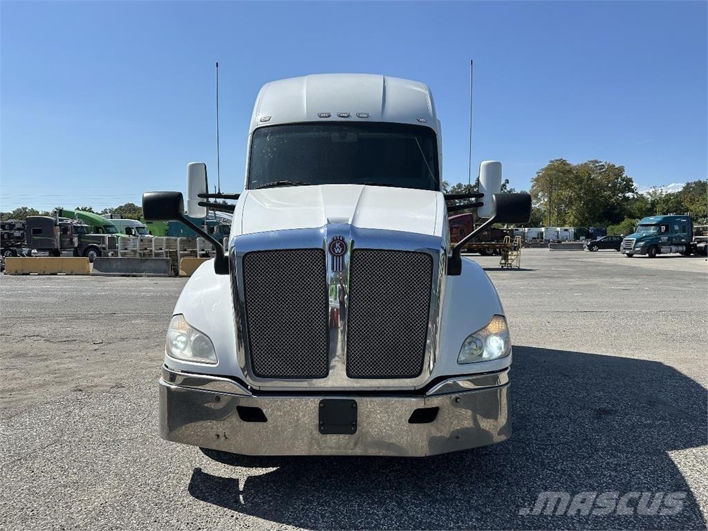 Kenworth T680 Tractor Units