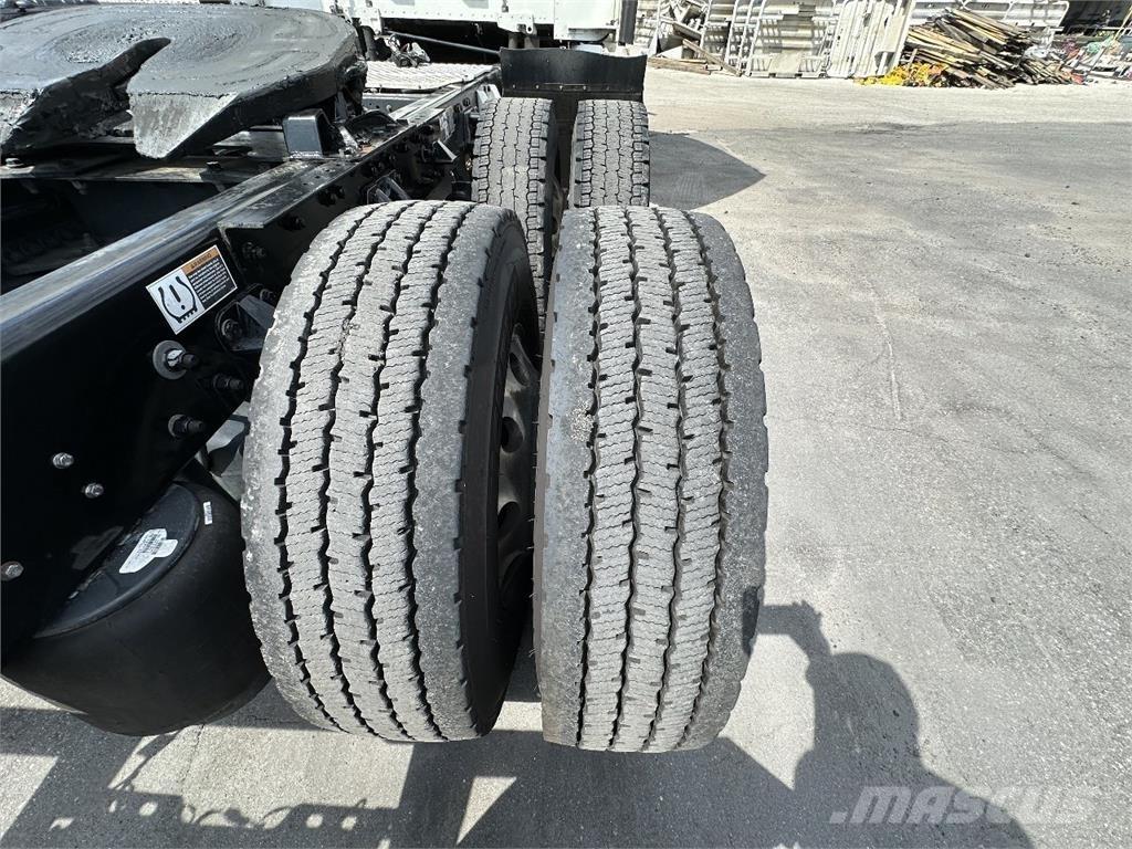 Kenworth T680 Tractor Units