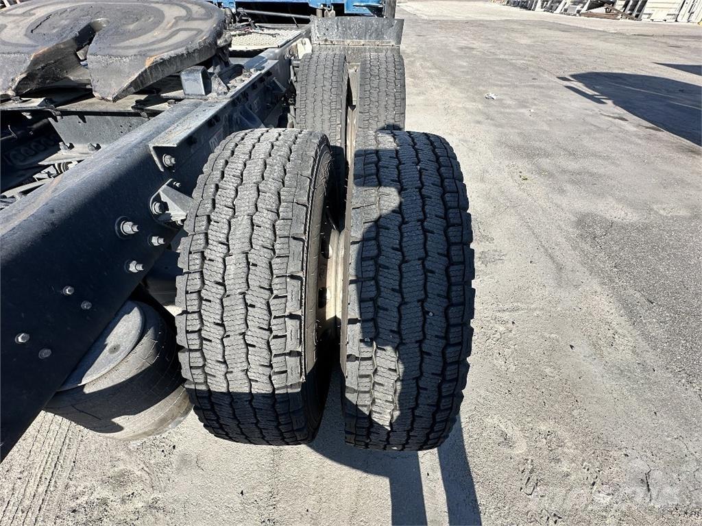 Kenworth T680 Tractor Units