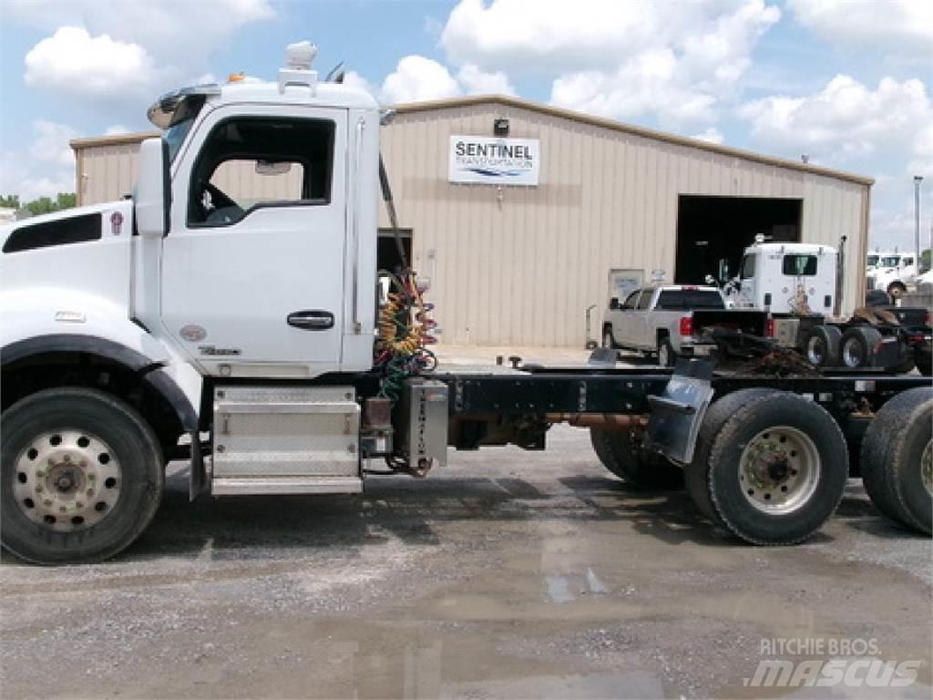 Kenworth T880 Tractor Units