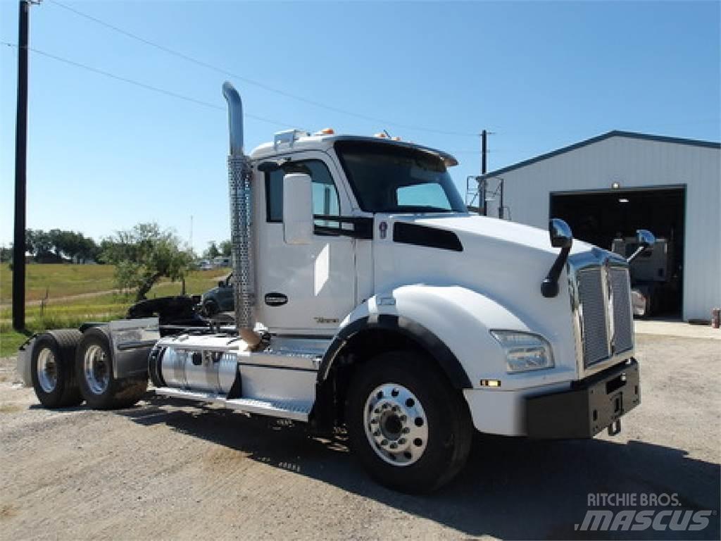 Kenworth T880 Tractor Units