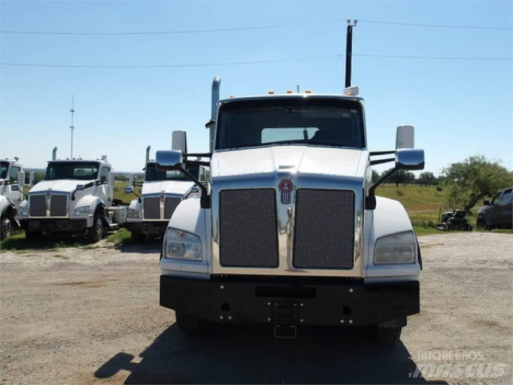 Kenworth T880 Tractor Units