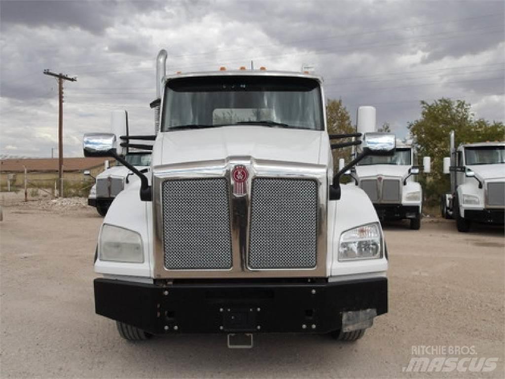 Kenworth T880 Tractor Units