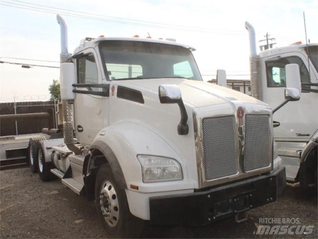 Kenworth T880 Tractor Units