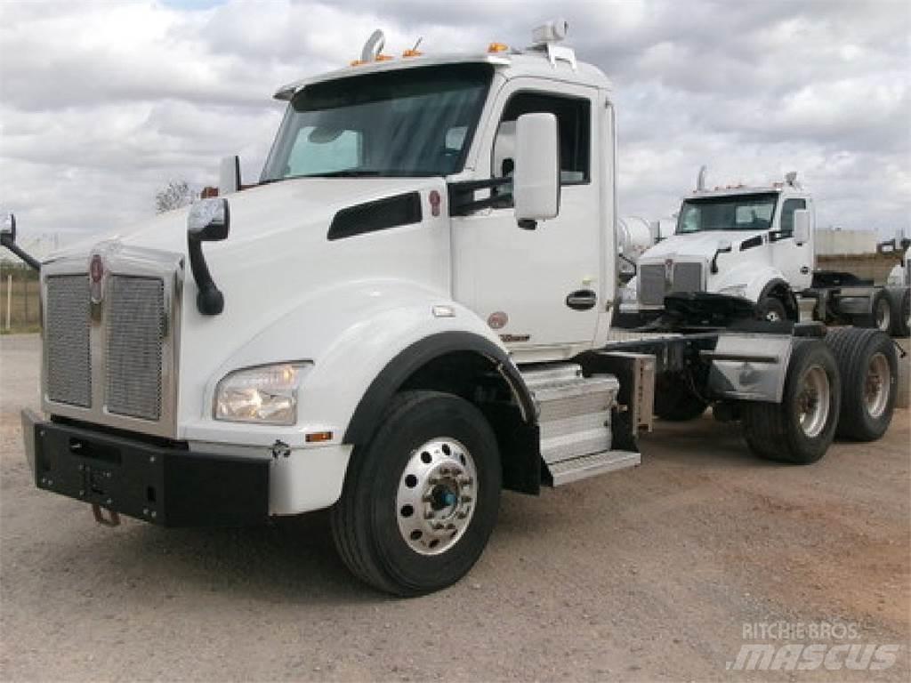 Kenworth T880 Tractor Units