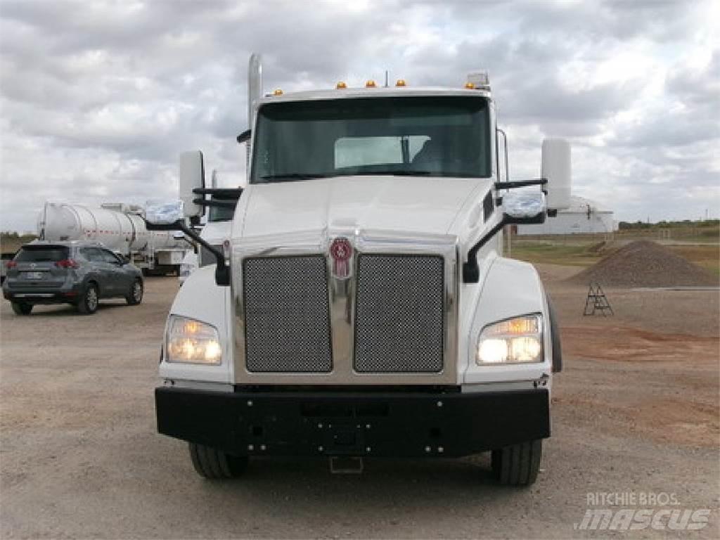 Kenworth T880 Tractor Units