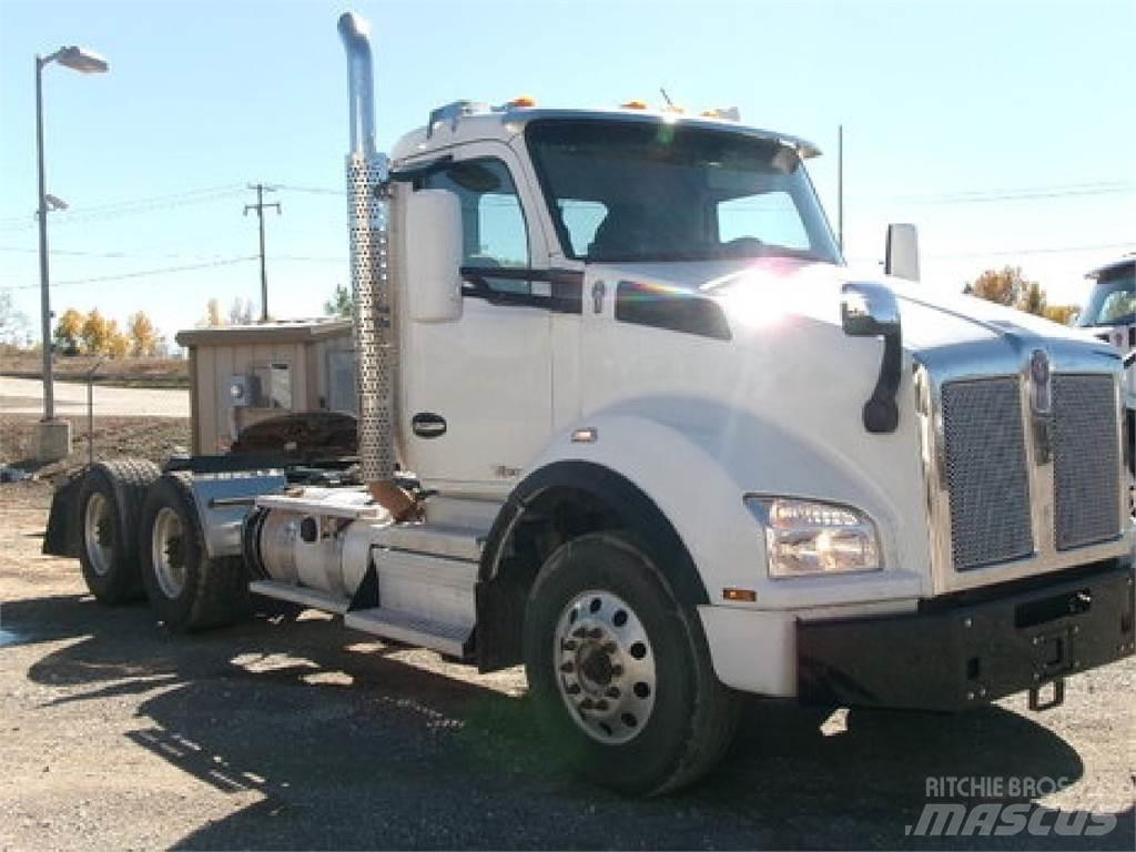 Kenworth T880 Tractor Units