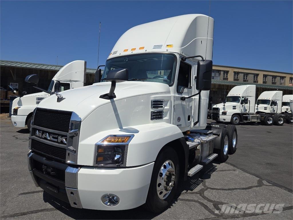 Mack AN64T Tractor Units