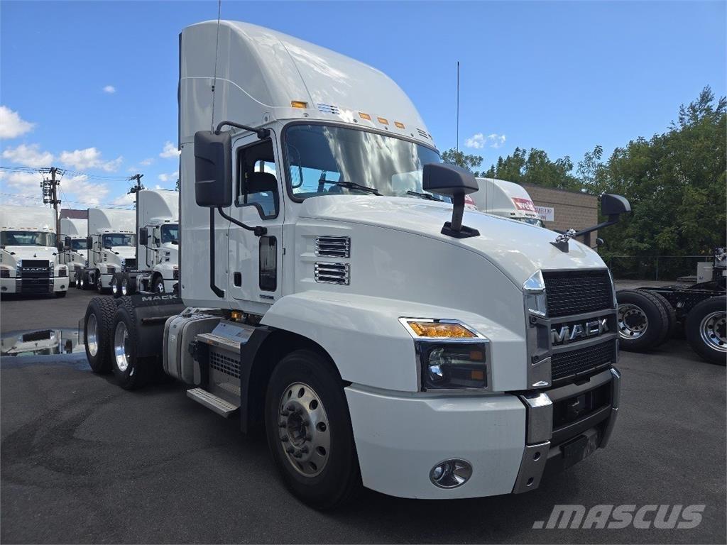 Mack AN64T Tractor Units