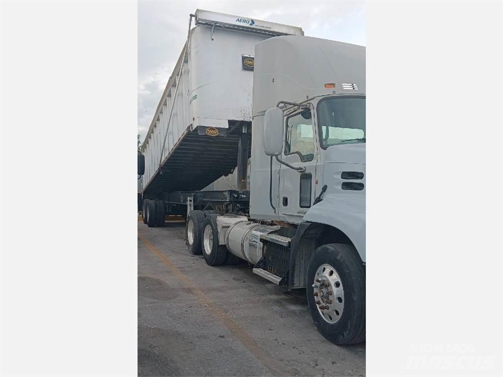 Mack CXU Tractor Units