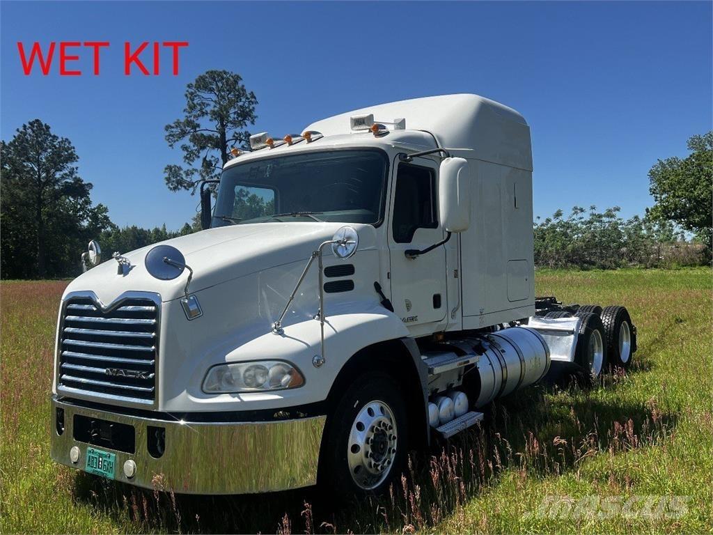 Mack CXU 613 Tractor Units