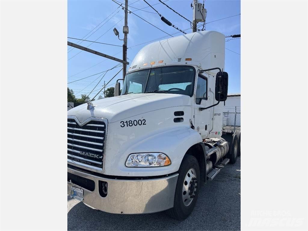 Mack CXU613 Tractor Units