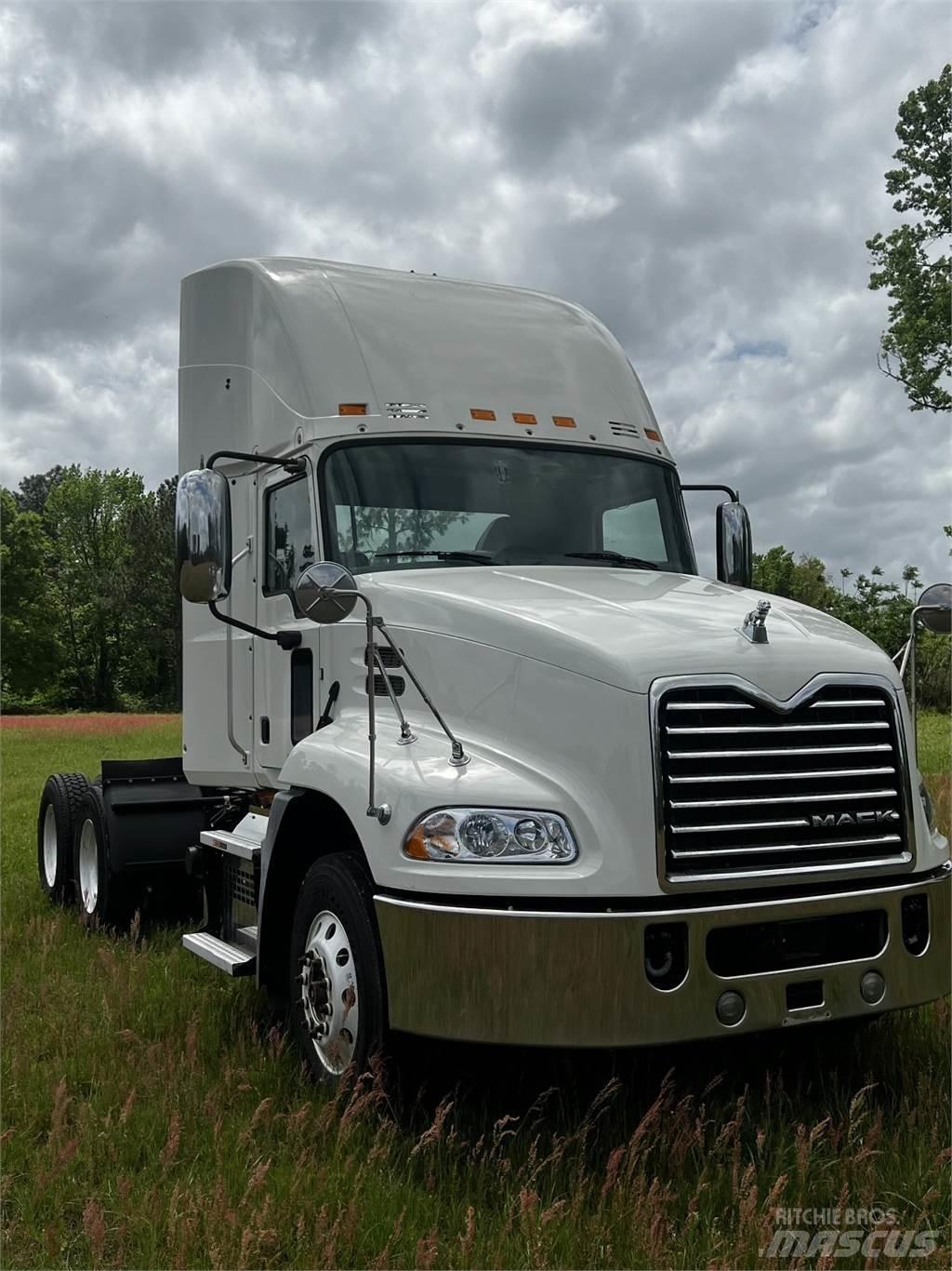 Mack CXU613 Tractor Units