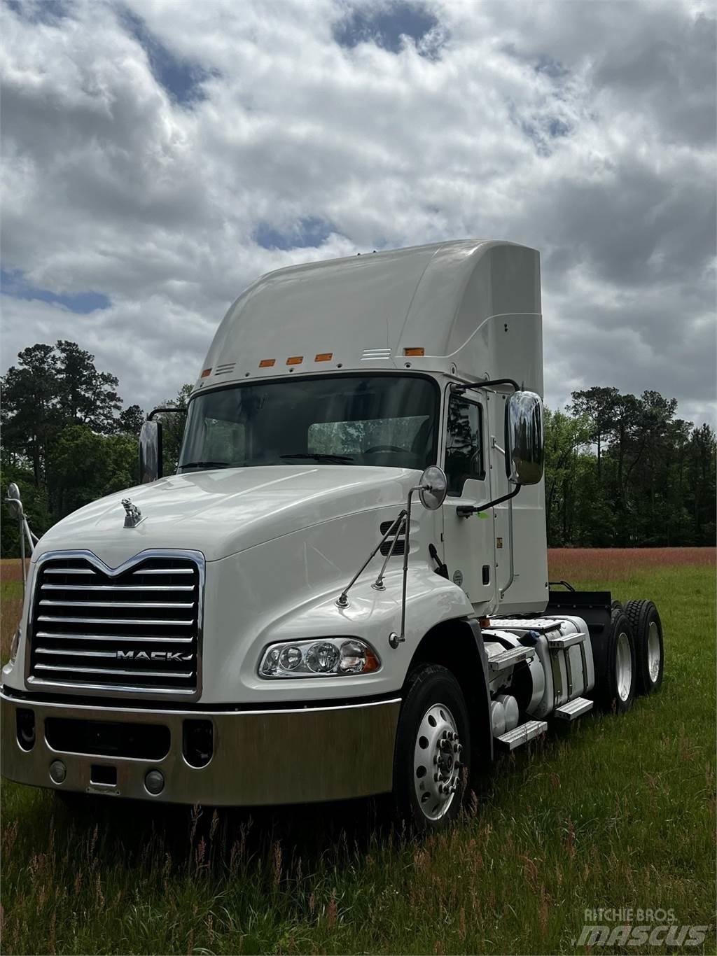Mack CXU613 Tractor Units