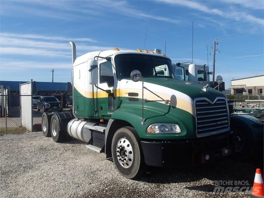 Mack CXU613 Tractor Units