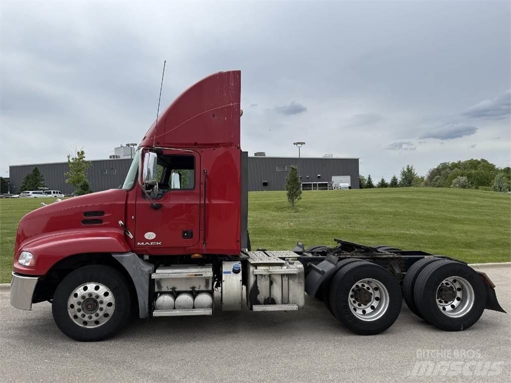 Mack CXU613 Tractor Units