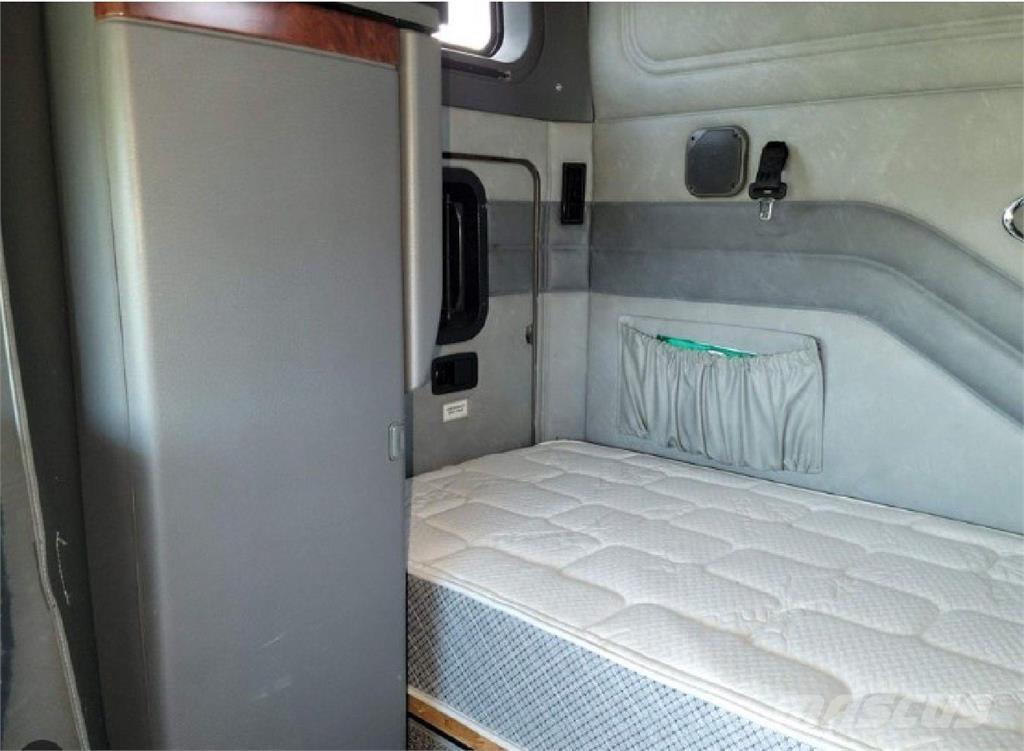 Mack CXU613 Tractor Units