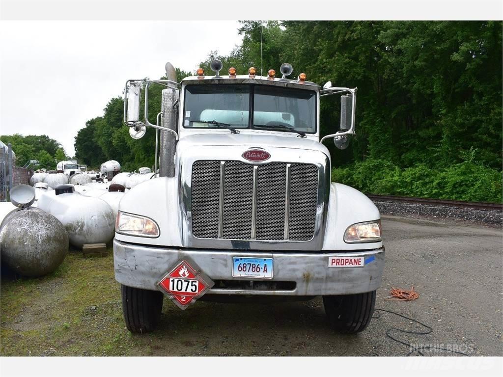 Peterbilt 335 Other trucks