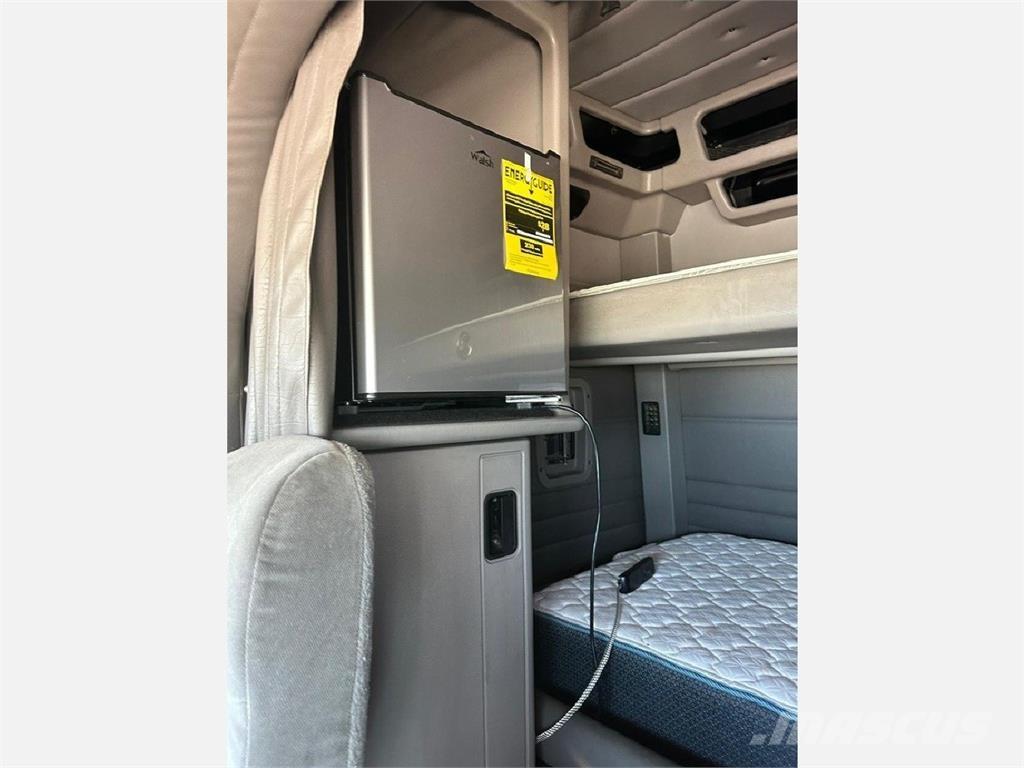 Peterbilt 379 Tractor Units