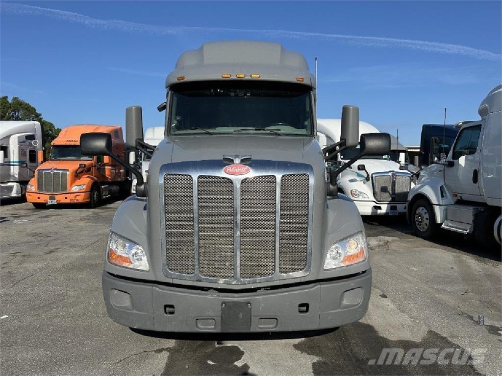 Peterbilt 579 Tractor Units