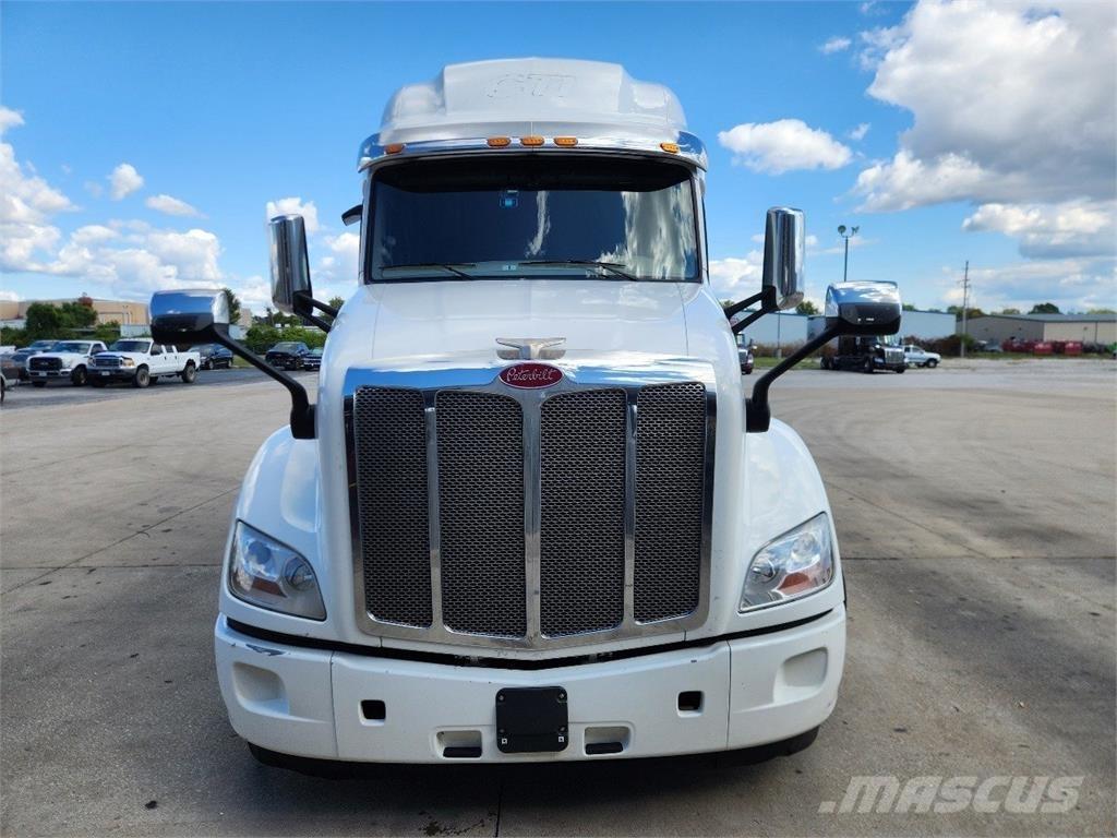 Peterbilt 579 Tractor Units