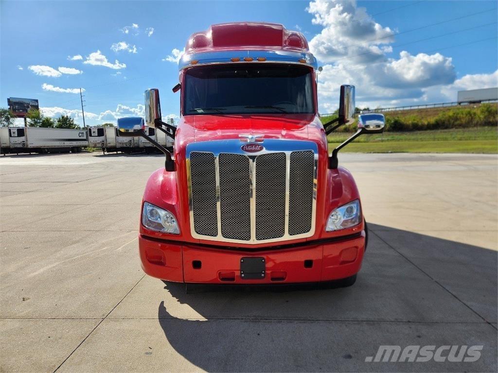 Peterbilt 579 Tractor Units