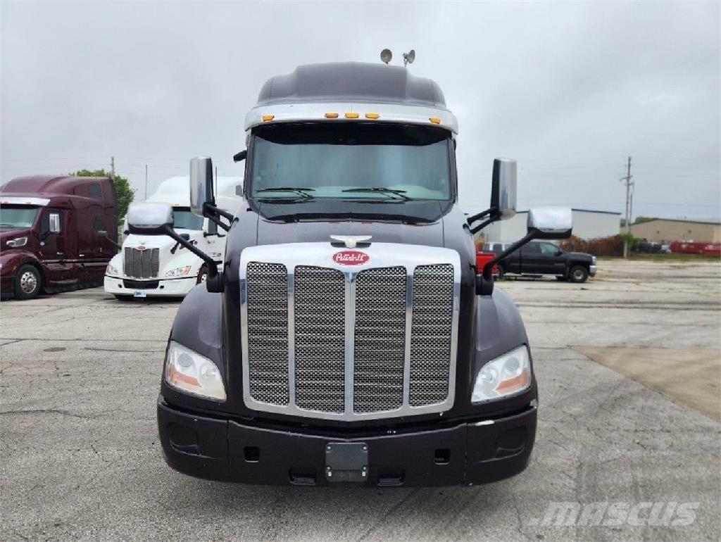 Peterbilt 579 Tractor Units