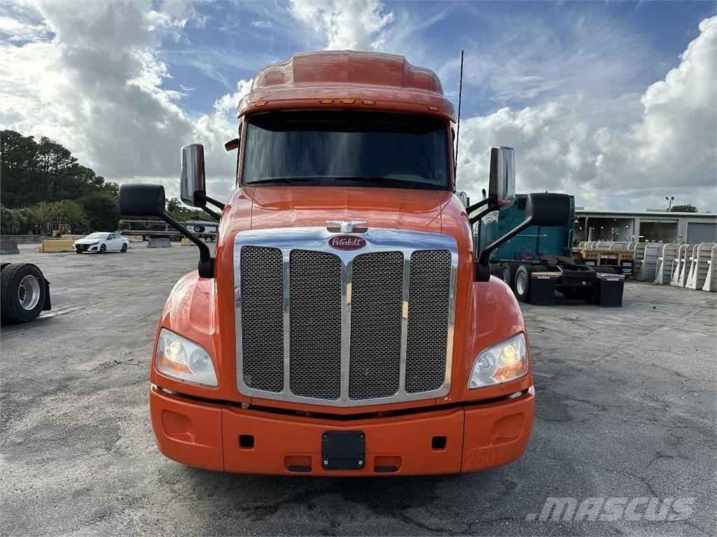 Peterbilt 579 Tractor Units