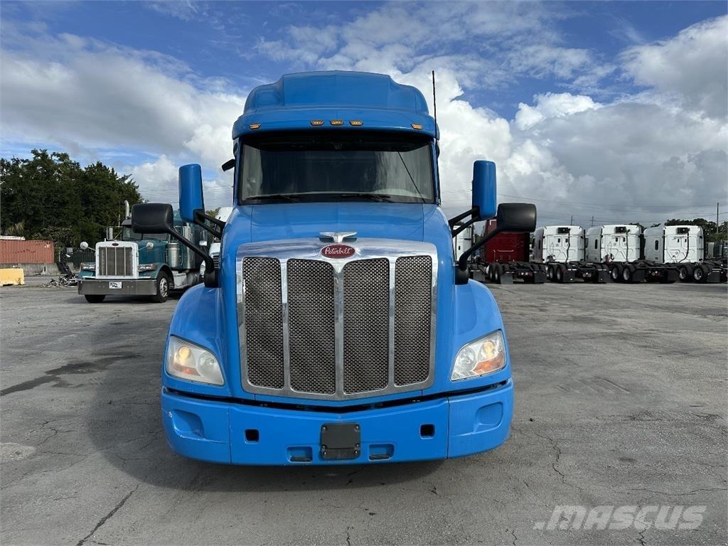 Peterbilt 579 Tractor Units