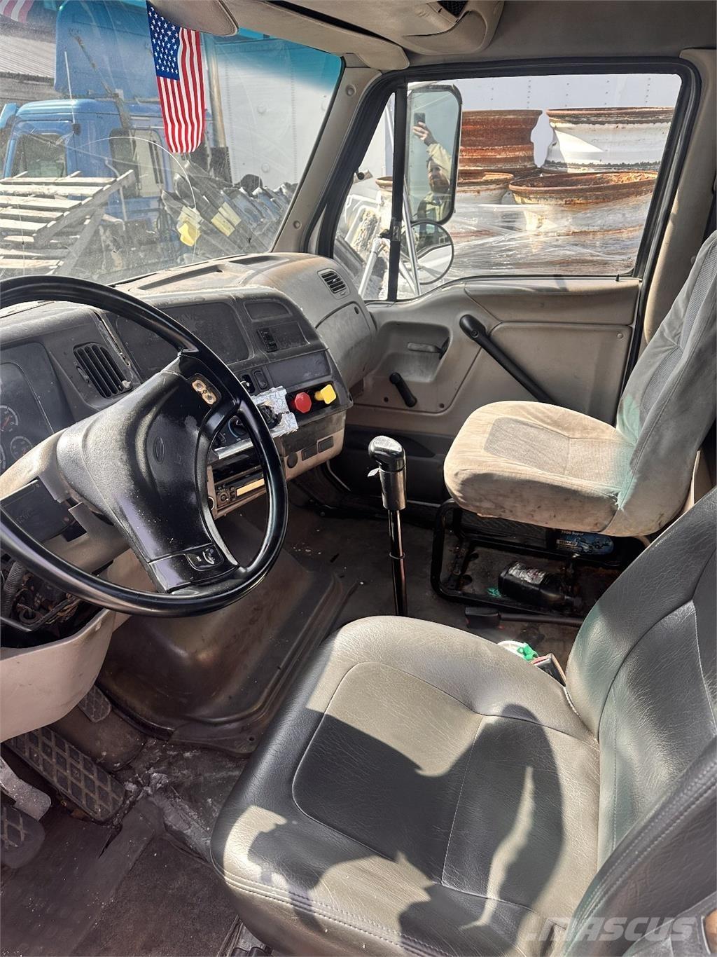 Sterling A9500 Tractor Units