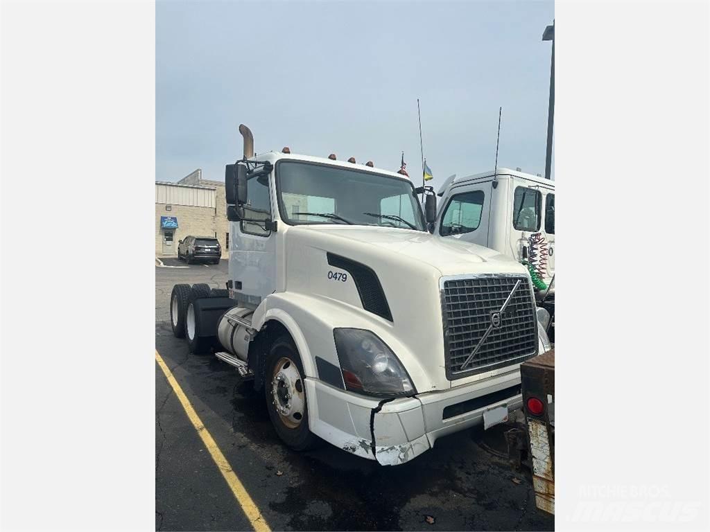 Volvo VNL300 Tractor Units