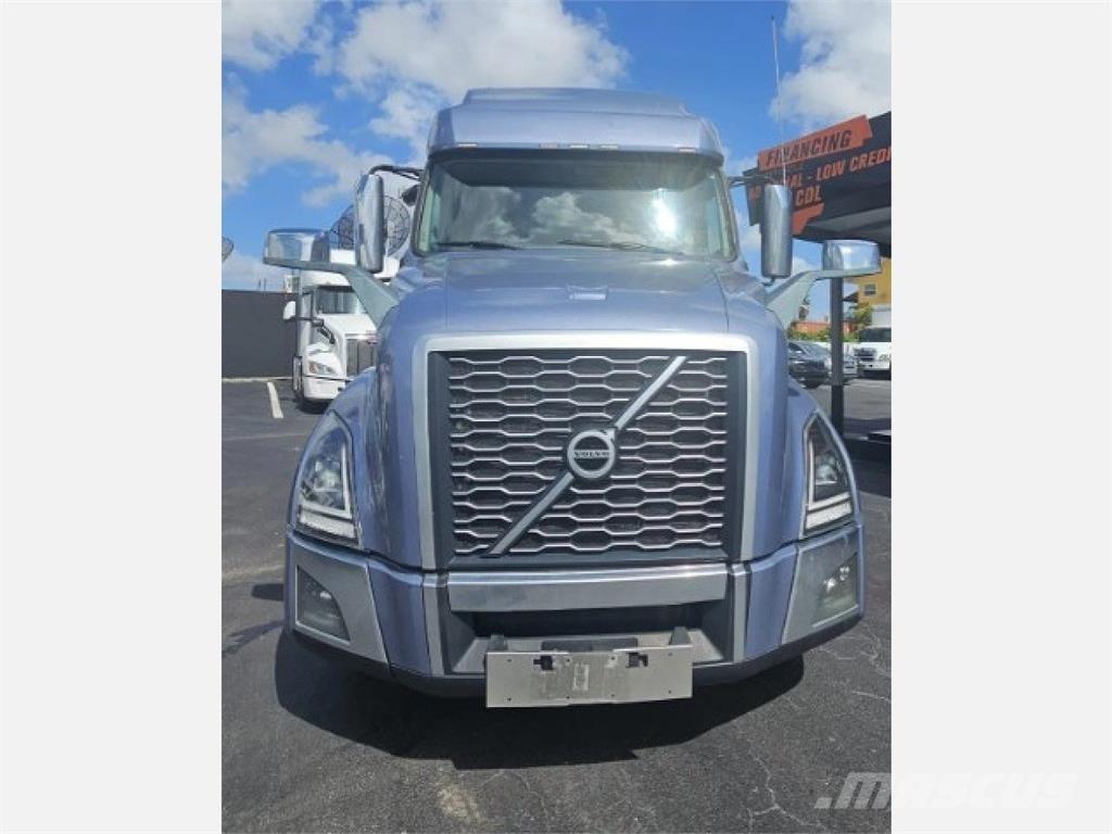 Volvo VNL64T760 Tractor Units