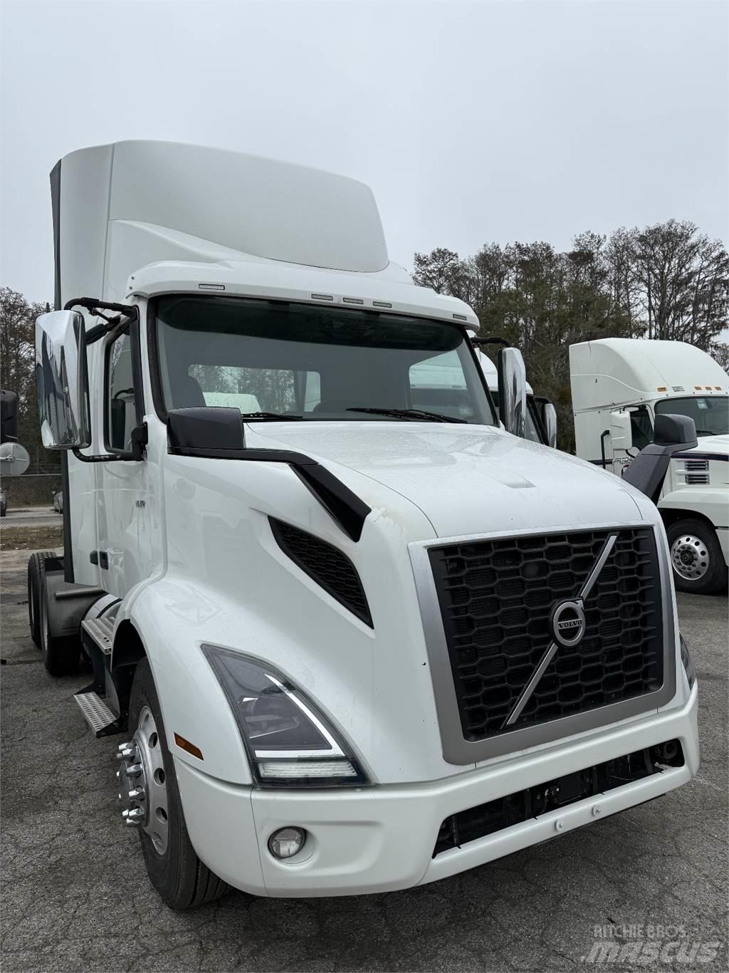 Volvo VNR64T300 Tractor Units