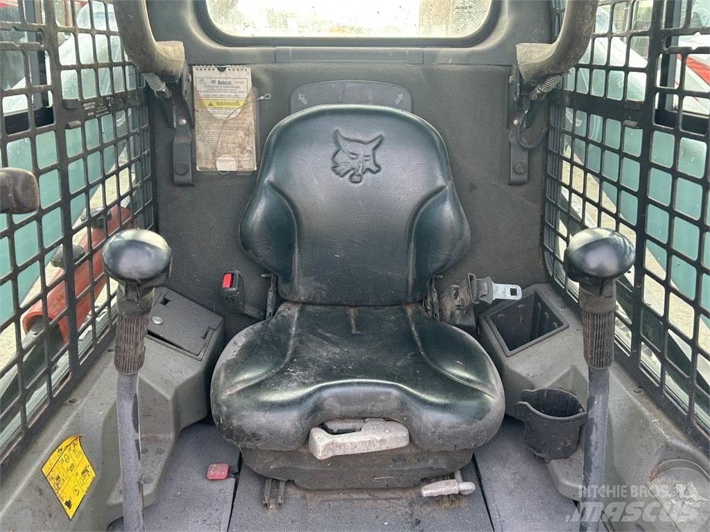 Bobcat S530 Skid steer loaders