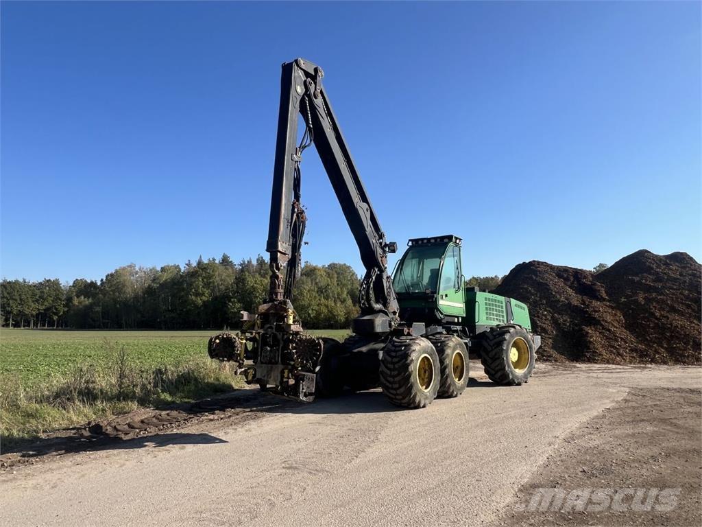 John Deere  Harvesters
