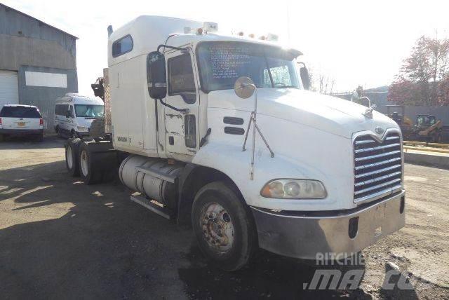 Mack CXN613 Tractor Units