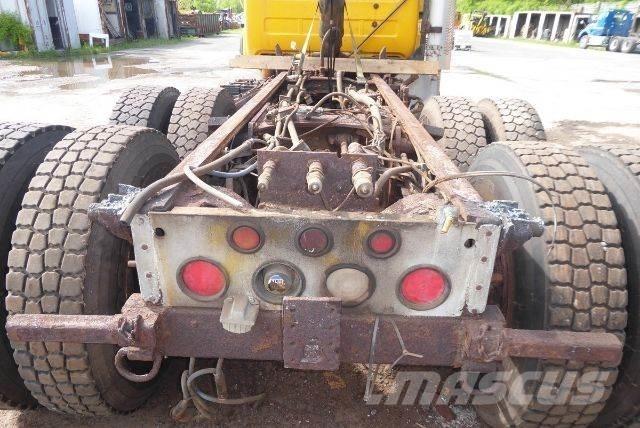 Mack RD688S Chassis Cab trucks