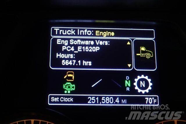 Peterbilt 579 Chassis Cab trucks