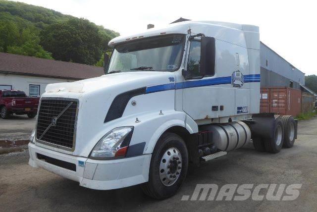 Volvo VNL64T Tractor Units