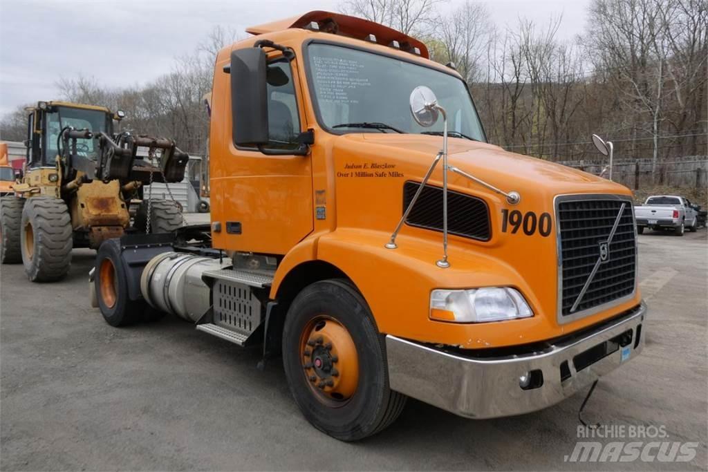 Volvo VNM42T Chassis Cab trucks