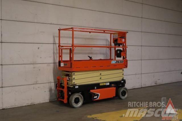 JLG 2632ES Articulated boom lifts