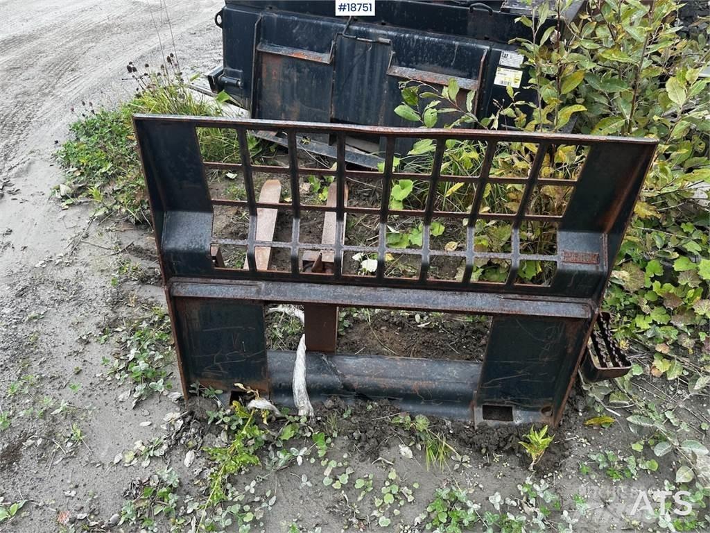 CAT Pallet Forks Construction - Others