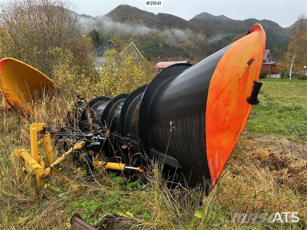  Gmill HDA 265 plow. Transportation - Others